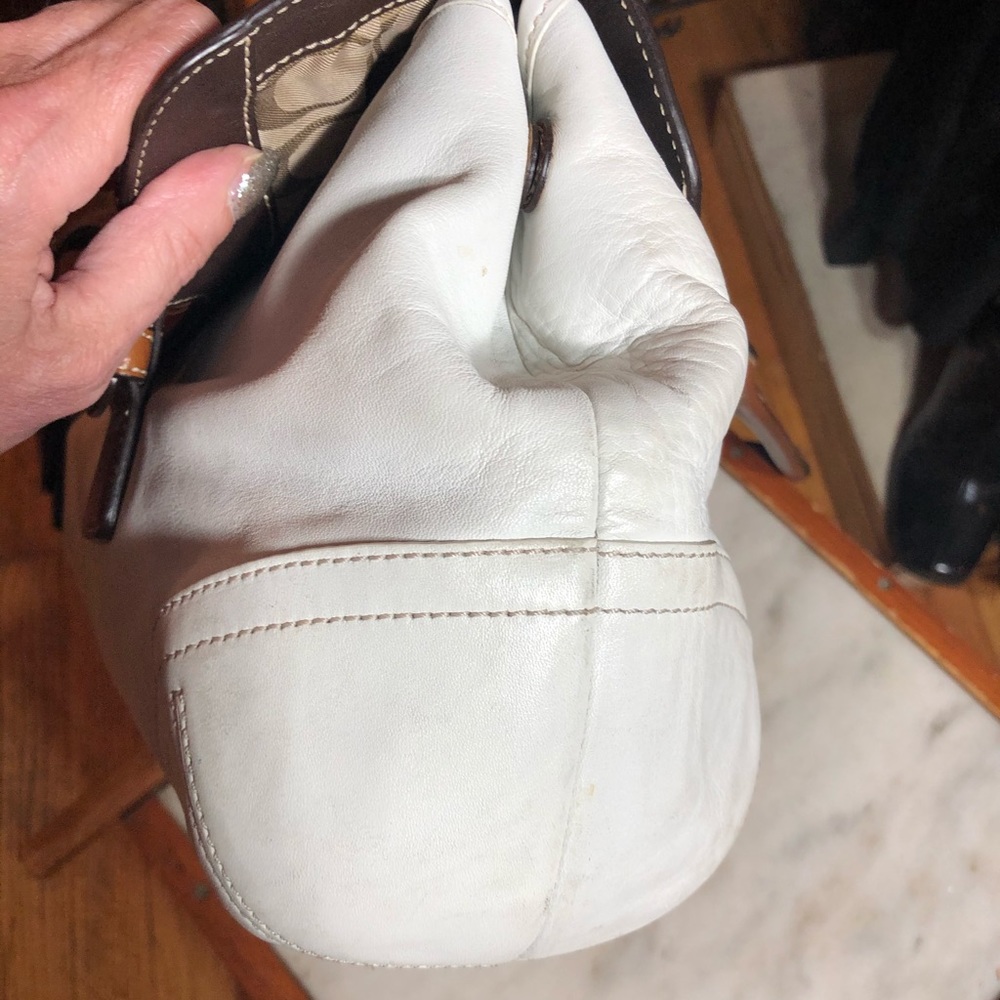 COACH WINTER WHITE/BROWN LEATHER SHOULDER BAG - Picture 12 of 15